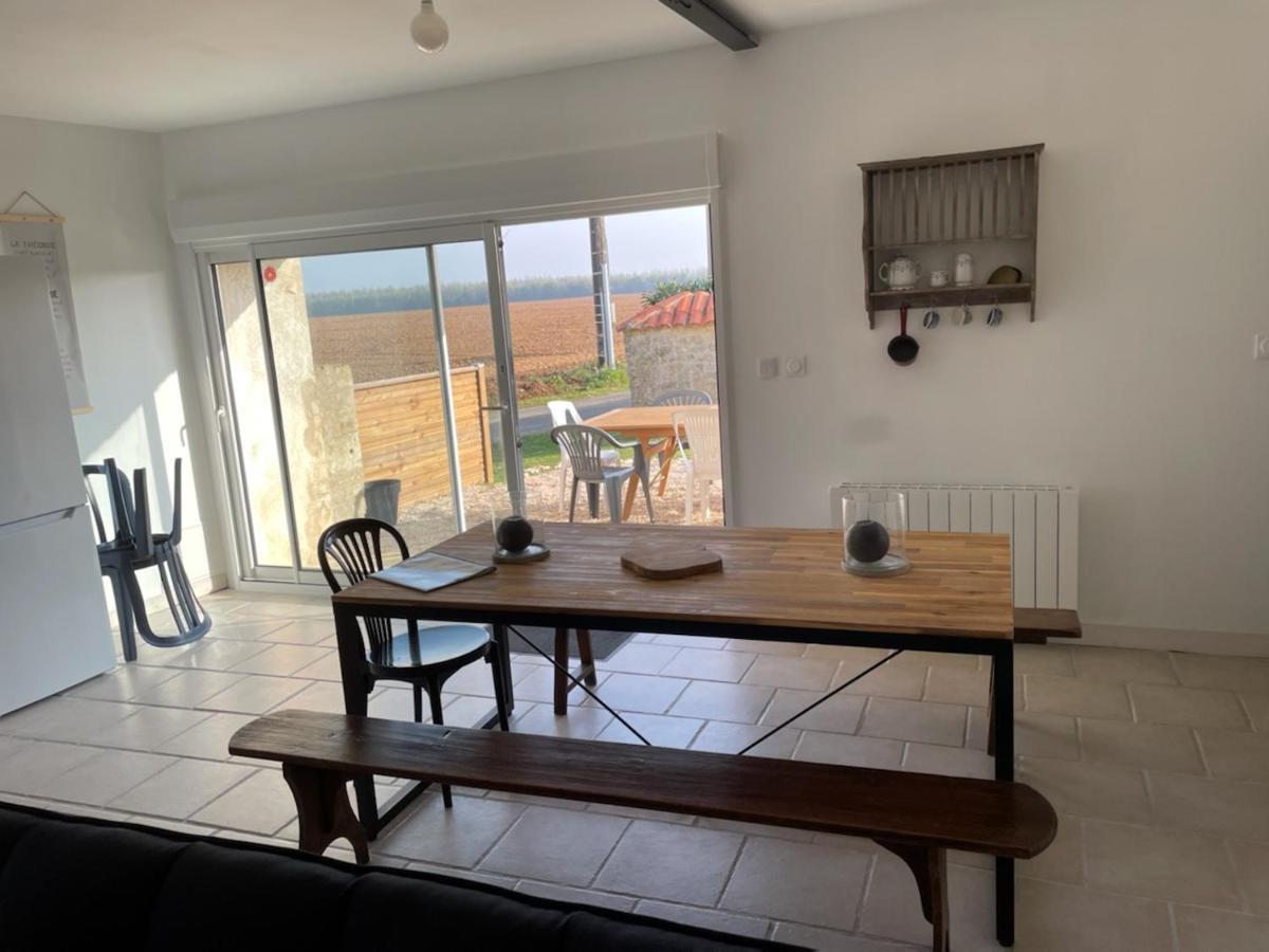 La Commanderie des Templiers Gîte 4 étoiles Saint-Etienne-de-Brillouet Esterno foto